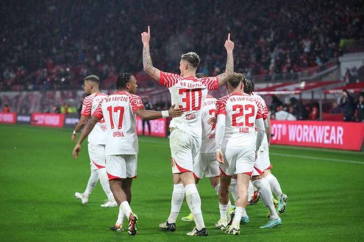 德甲焦点战：莱红牛主场出击，科隆客场能否逆袭？